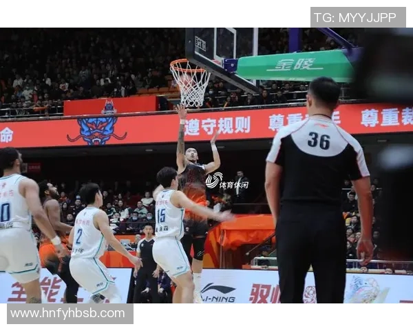 CBA夏季联赛精彩对决青岛队挑战辽宁队全力争胜 CBA夏季联赛精彩对决青岛队挑战辽宁队全力争胜